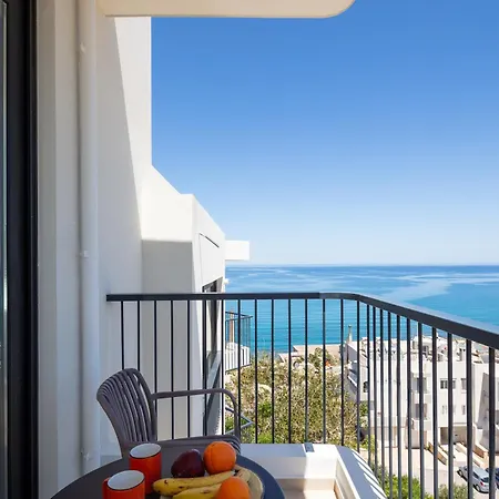 Rea Aparthotel